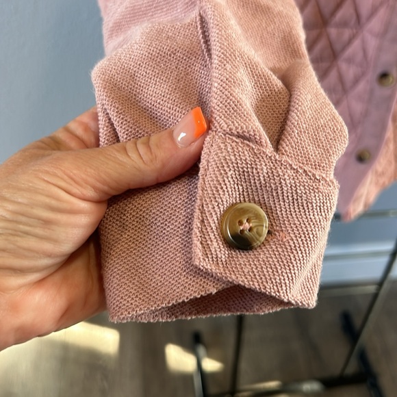 New In Quilted Shacket - Picture 4 of 8